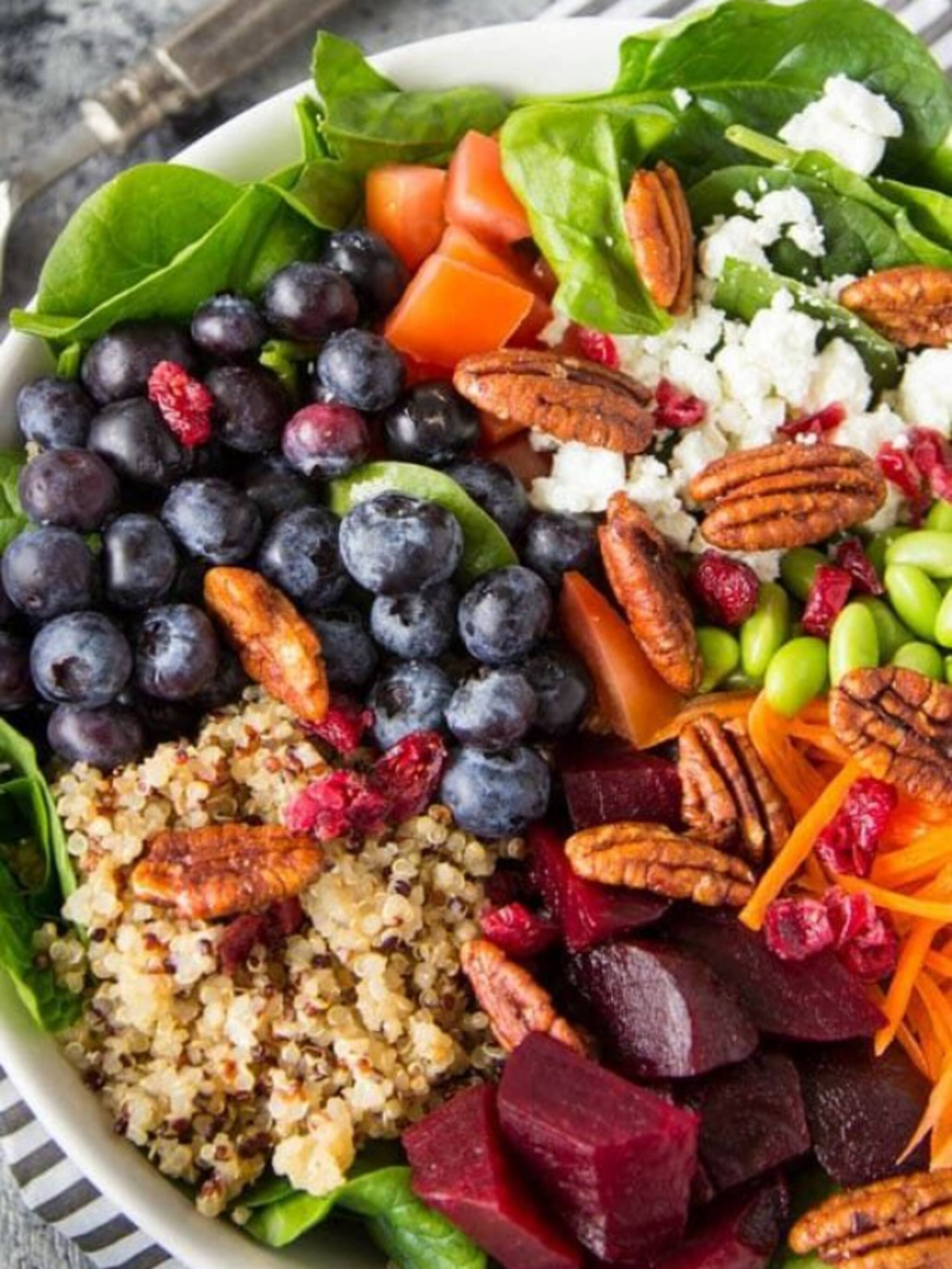 कोणते पदार्थ शरीरासाठी उत्तम? आहारात समाविष्ट करा हे सुपरफूड्स