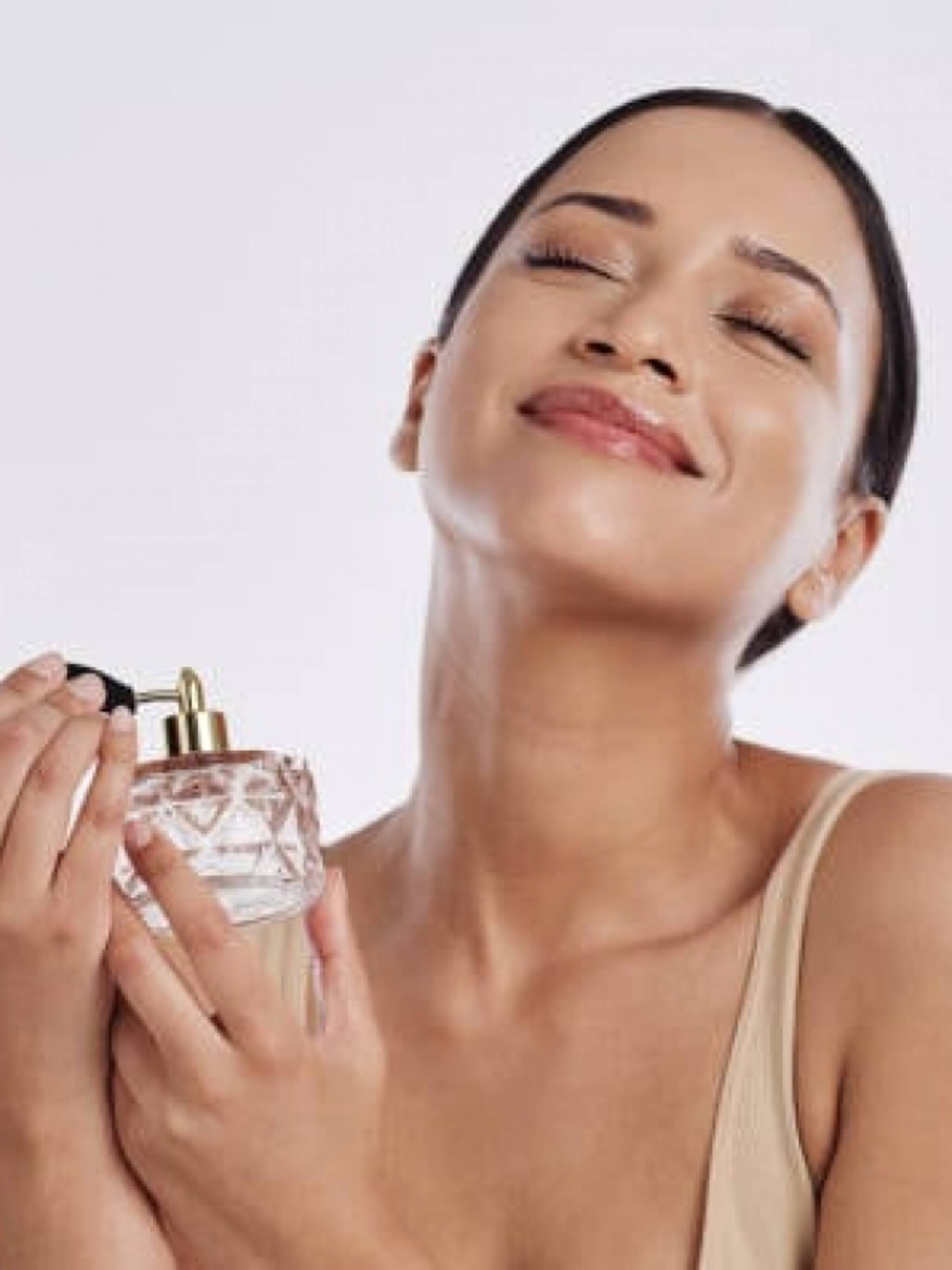 इम्प्रेस करण्याच्या नादात तुम्ही गंभीर आजाराला द्याल आमंत्रण, परफ्युम वापरताना घ्या काळजी