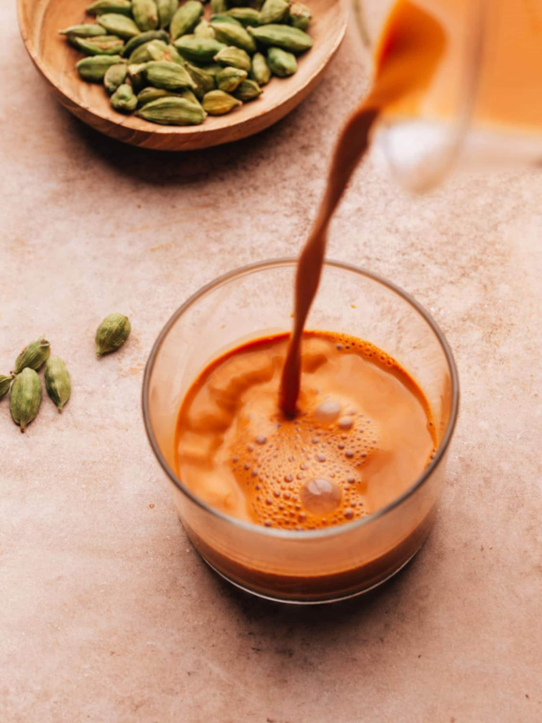 अवेळी चहा पिणं म्हणजे आजाराला आमंत्रण? 99 टक्के लोक करतात ही चूक