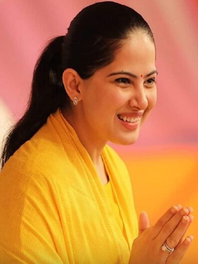 Here are a few options for a snappy headline, all within a 10-word count:

* Jaya Kishori: 10 Empowering Quotes for Women
* 10 Women's Empowerment Quotes by Jaya Kishori
* Jaya Kishori's Top 10 Women's Empowerment Quotes
* Women's Empowerment: 10 Jaya Kishori Quotes


The best option will depend on the specific context and desired emphasis.
