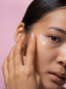 10 reasons for dry, itchy, rough skin in winter and their fixes