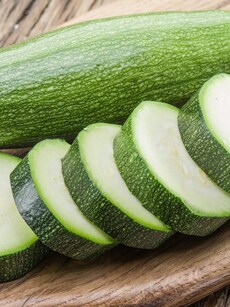 10 health benefits of zucchini: weight loss, digestion, and more