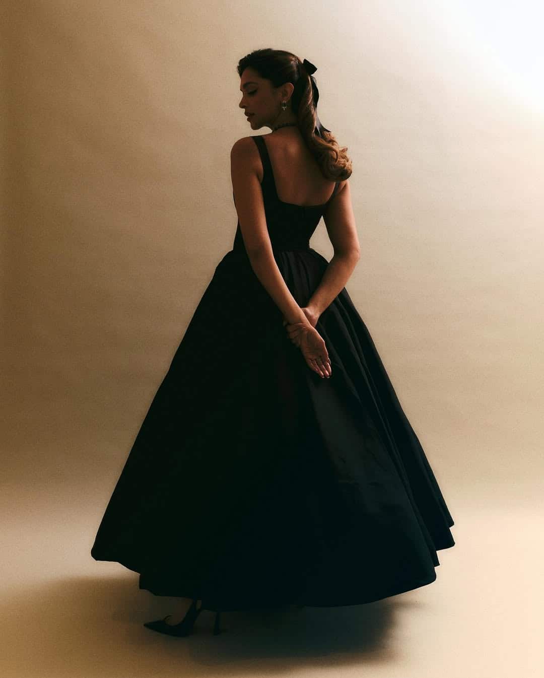 deepika padukone party wear dresses Deepika Padukone in Self Portrait for a party (2017) : r/BollywoodFashion
