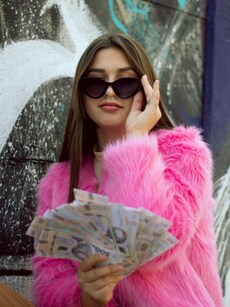 5 Zodiac Signs That Put Money First