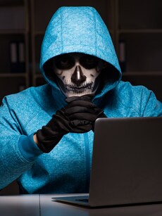 Job Offer or Scam? 10 Red Flags You Must Know