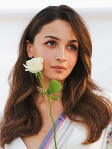 Alia Bhatt slays every saree look: Ethereal elegance to glam diva