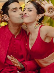 Prateik Babbar-Priya Banerjee wedding album: Twinning in love