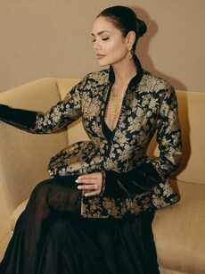 Stay comfortable yet stylish in these celeb-inspired fusion outfits