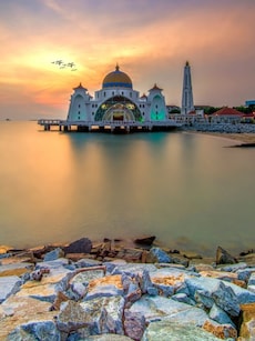 11 Best Experiences You Can Have in Malaysia in April