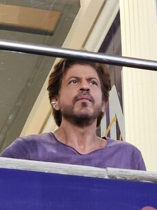 Shah Rukh Khan’s candid moments watching IPL 2025 opening match