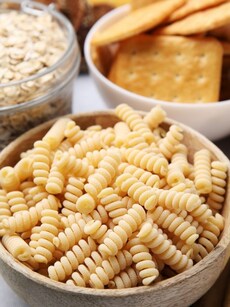 10 symptoms of gluten intolerance: Fatigue, headaches, joint pain