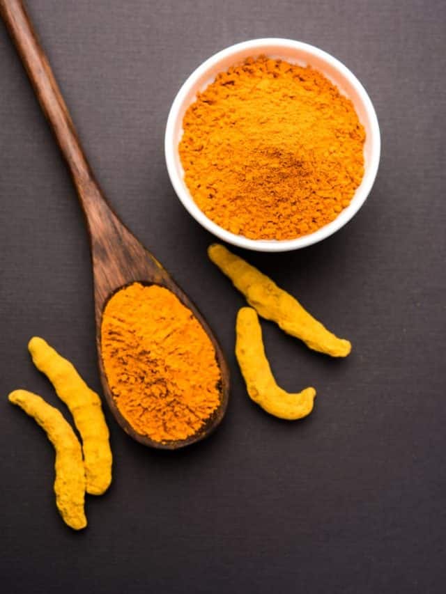 Haldi Benefits: گرمیں میں ہلدی کھنے کے فائدے