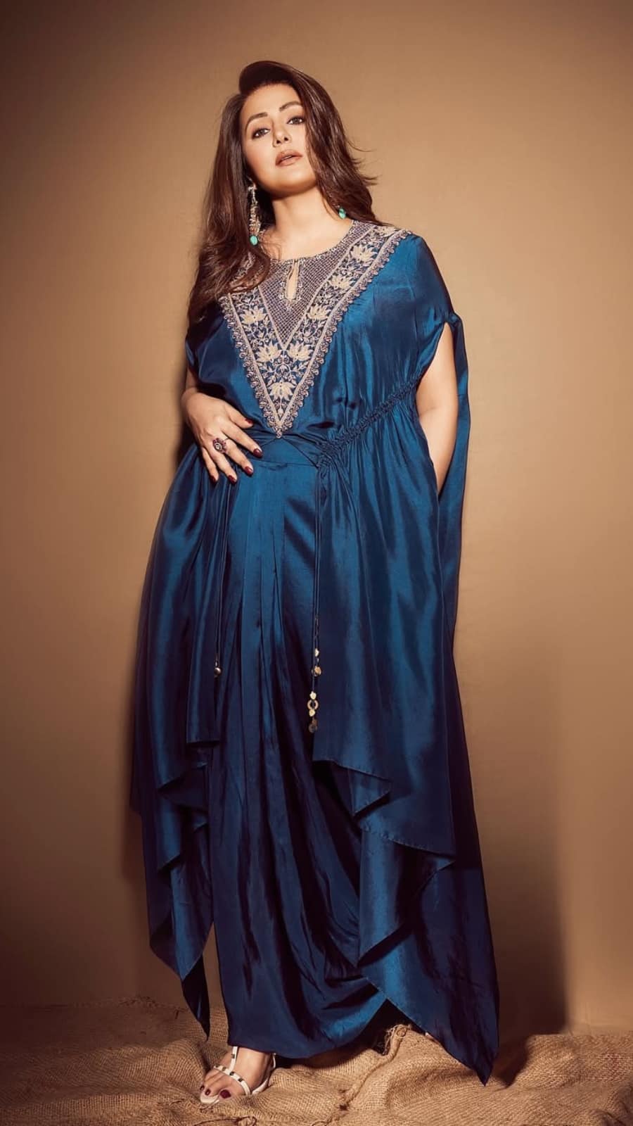 chinese dress ladies Ayeza khan in Allure by Ih - SUBLIME Katan Silk Suit For Women main image 0