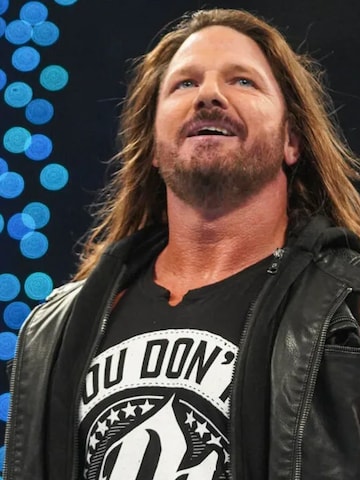 WWE RAW Results – AJ Styles Defeats Karrion Kross; Bayley Overcomes Liv Morgan