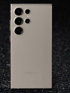 Galaxy S24 Ultra  with One UI 7 gets massive discount