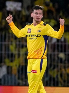 Top 10 Wicket-Takers in the IPL 2025 Purple Cap Race