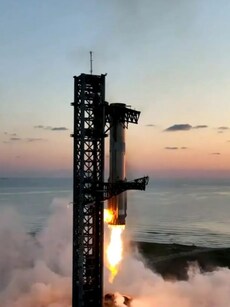 10 Times SpaceX Nailed Rocket Landings and Left People Awestruck