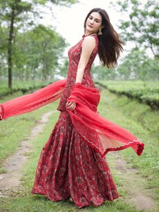 10 times Amyra Dastur stunned with her simplicity in suits