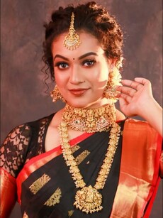 Shruthi Narayanan’s beautiful saree looks