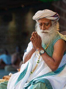 Sadhguru says these 13 food habits will help you live healthy, longer