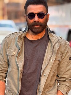 From Dhai kilo ka haath to Hindustan zindabad, Revisit Sunny Deol’s iconic dialogues