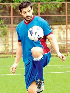 World Health Day: Bollywood actors who practice sports activities to stay fit