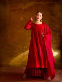 7 Times Tamannaah Bhatia Stole The Show In Ethnic Outfits 7 Times Tamannaah Bhatia Stole The Show In Ethnic Outfits