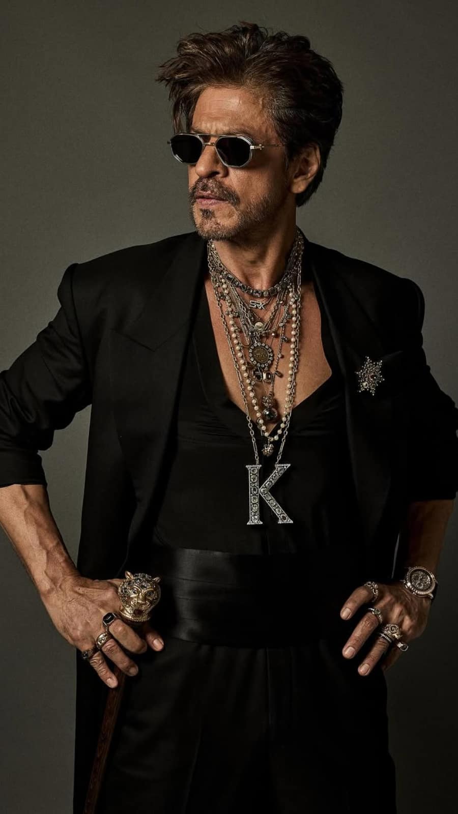 Shah Rukh Khan's Met Gala 2025 look: Sabyasachi 'SRK' Choker, 'K' Pendant &  Bengal Tiger Cane Steal the Show