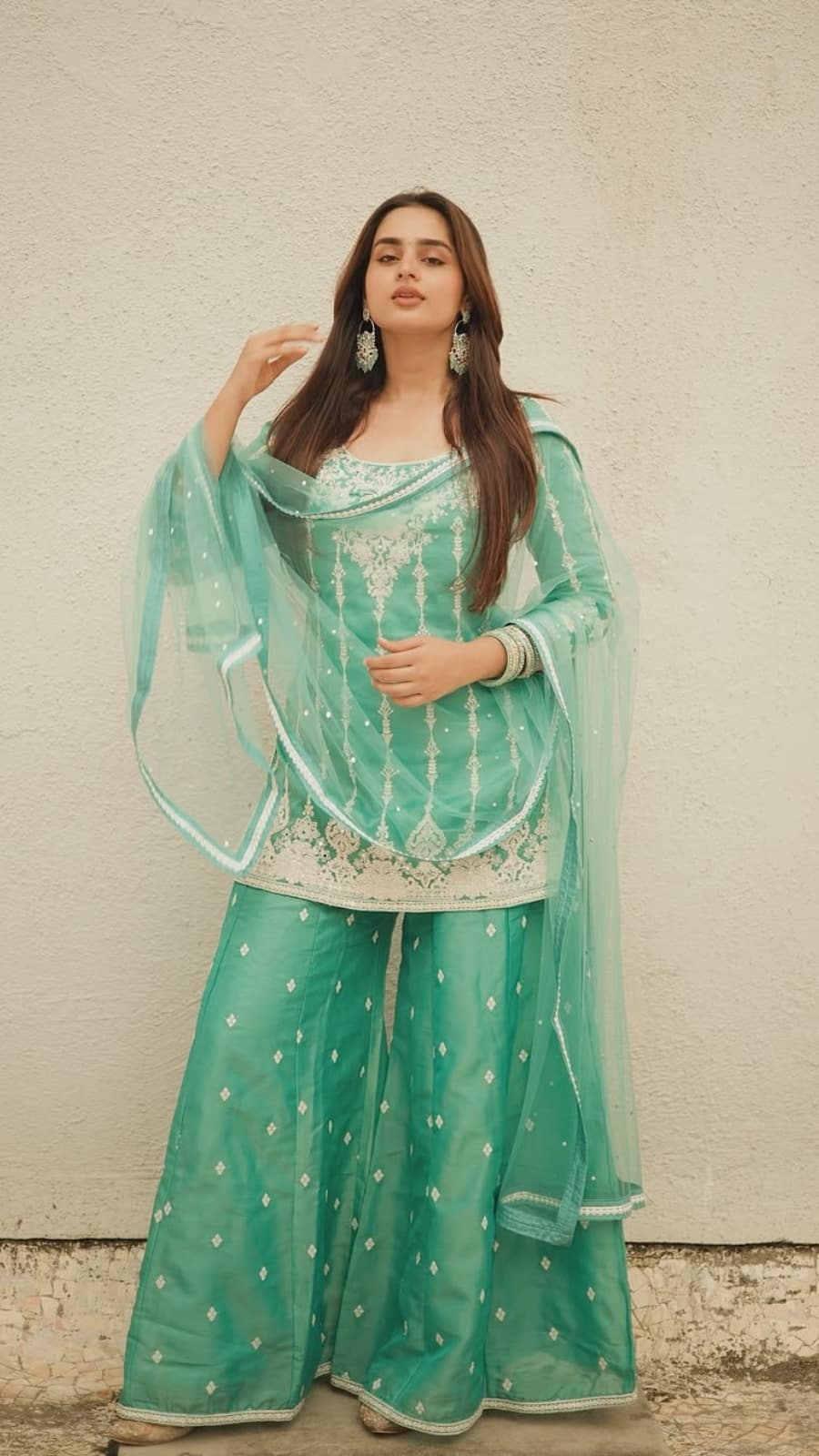 ayesha khan mehndi dress designer Ayesha Khan's bride look is absolutely stunning