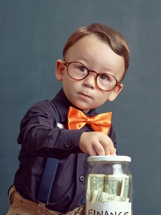 10 Lessons Rich Teach Their Kids About Money Control