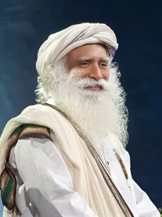 7 Motivational Sadhguru Quotes for Better Work-Life Balance