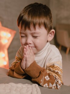 11 Powerful Hindu Mantras Every Child Must Chant