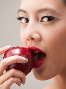 Weight loss tips: Can one apple a day help you lose weight?