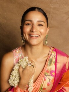 Alia Bhatt celebrates Maharashtra Day in nauvari at Waves 2025