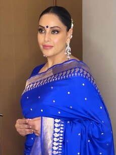Bipasha Basu is a true Bengali beauty in traditional outfits
