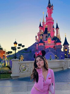 In pics: Avneet Kaur’s dreamy trip to Disneyland
