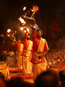 5 Most Famous Ghats in India to See Ganga Aarti