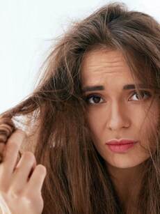 10 best ways to keep hair healthy, stop dandruff in monsoon