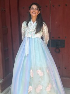 Palak Tiwari&rsquo;s Korean fashion moment in Hanbok is a visual treat