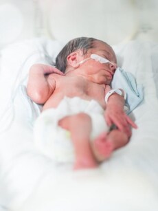 6 Essential Ways to Care for Preterm Babies