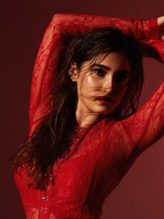 Gen Z stars are heating up summer with trendy, bold dresses