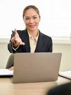 7 Things Recruiters Notice Before Your Resume