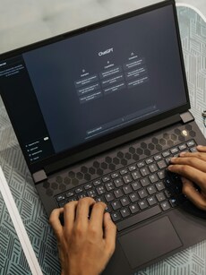 10 Human Skills AI Can Never Replace