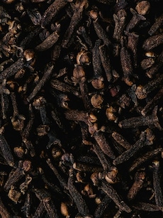 10 amazing health benefits of eating cloves every day
