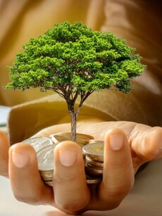 Rs 1 Cr in 6 Yrs, Rs 10 Cr in 1&mdash;Compounding Magic