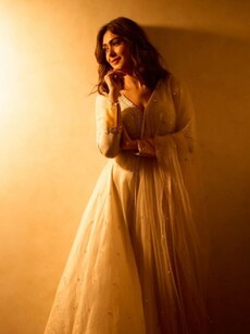 Mrunal Thakur’s ethnic and chic outfits that define effortless elegance