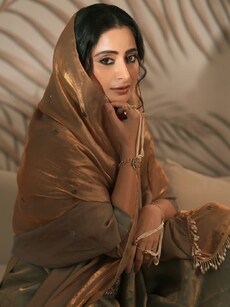 Aishwarya Sharma’s latest outfit proves that she is a timeless beauty