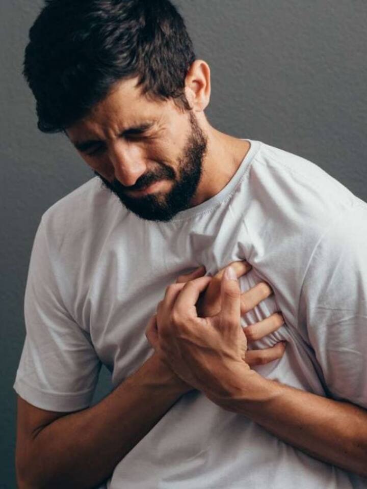 10 ways that heart attack symptoms differ for men and women