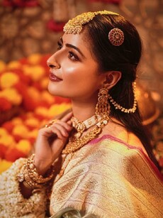 Aishwarya Sharma exudes royalty in her Banarasi silk saree