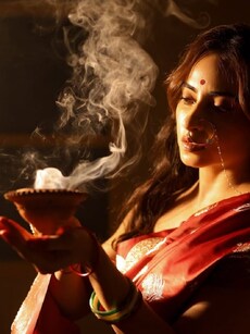 Niyati Fatnani’s latest banarasi drape takes us back to our roots